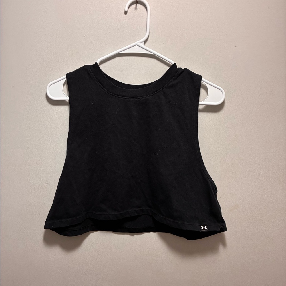 Under Armour Women's Sleek Black Crop Top Sleeveless Shirt